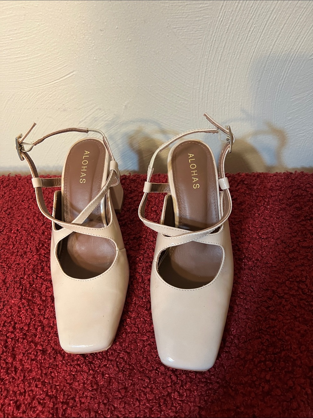 ALOHAS Cream Patent Leather Slingback Block Heel w/ Gold Buckle Shoes 6.5/37